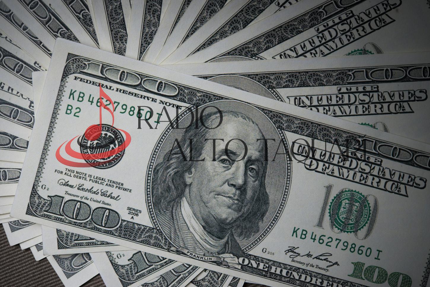 DÓLAR: moeda cai 0,60% e fecha no menor valor desde maio de 2024