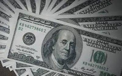 DÓLAR: moeda fecha em queda e encerra último pregão a R$ 5,23